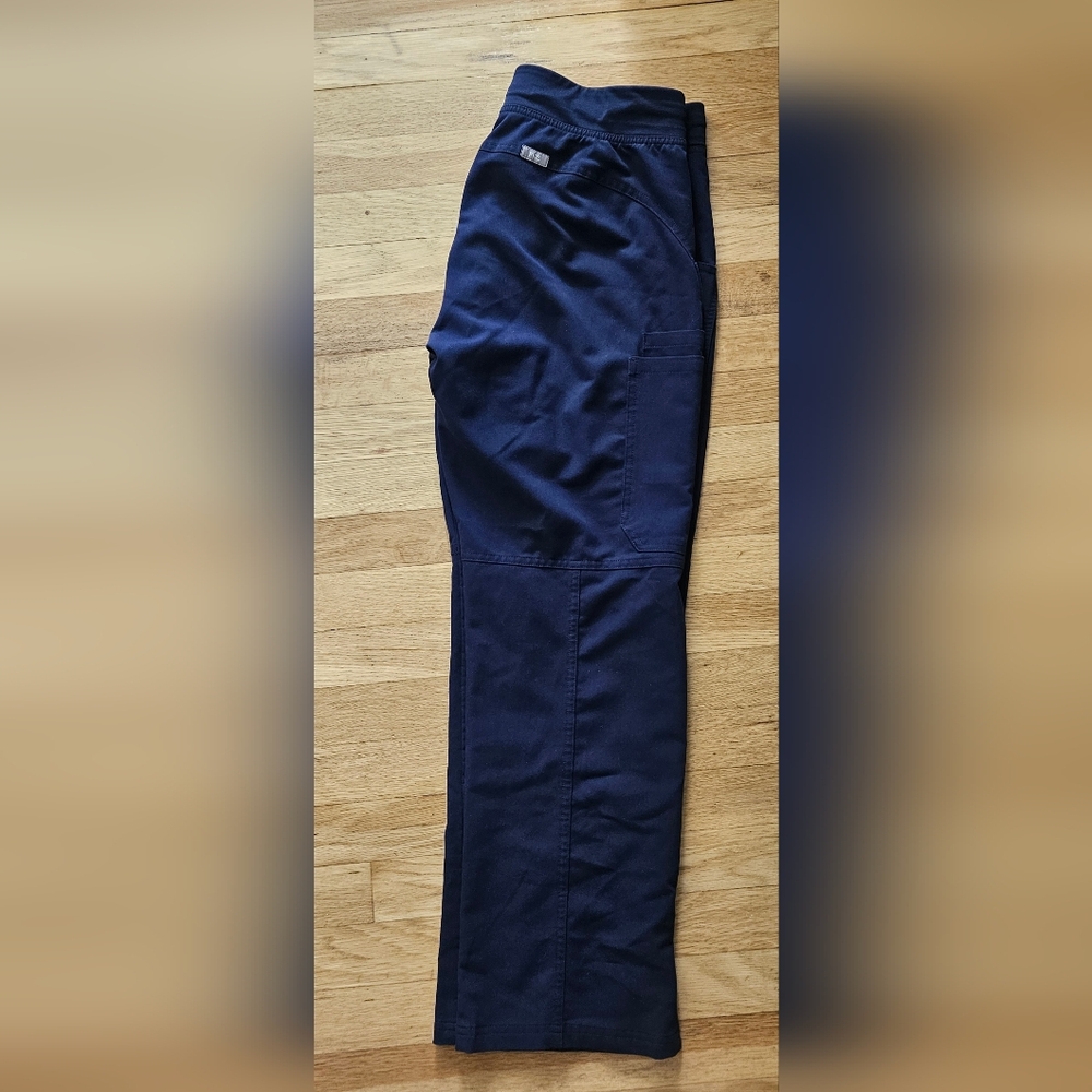 Figs Navy Medium Petite - Picture 3 of 3